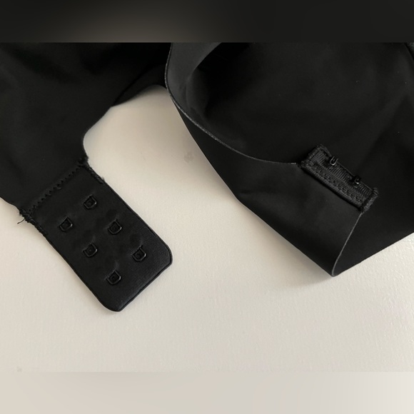 True&Co. Super Soft and Silky Laser-cut Tech Sealed Removable Pads No Lines Bra - Picture 7 of 8